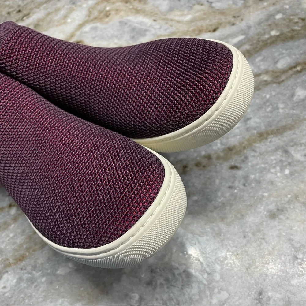 NWOT Rothy‘s Lattice Stitch Chelsea Boot Berry Discontinued Women’s Size 8.5